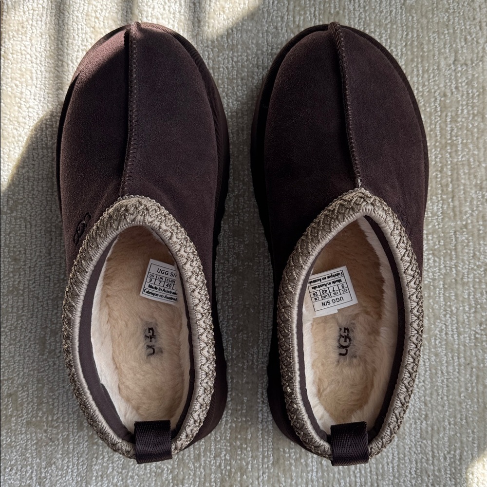 NWOT UGG platform Tazz Slipper - Burnt Cedar